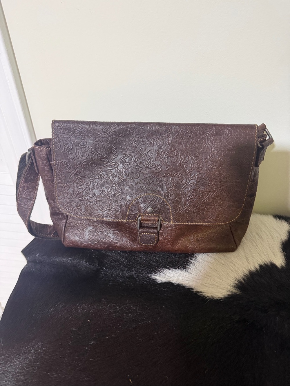 Embossed Brown Leather Messenger Bag - Classic Crossbody